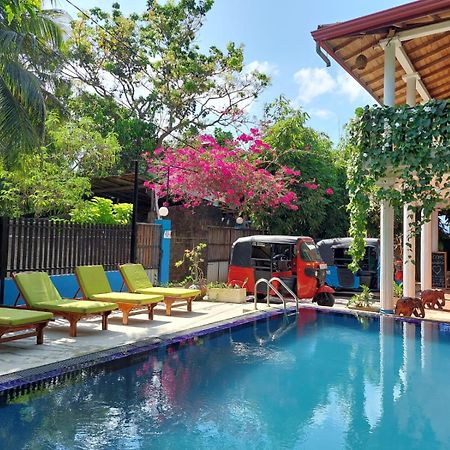 Mirissa Blue Whale Holiday Hotel Exterior foto